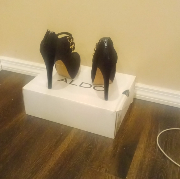 Heels - Picture 2 of 2
